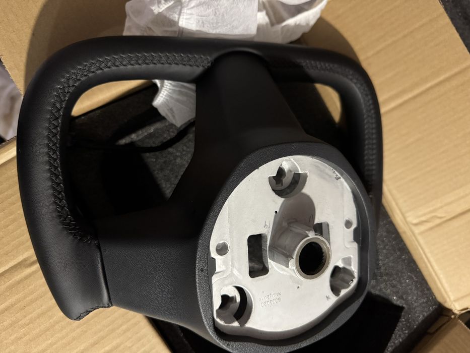 волан за tesla 3 Y  YOKE