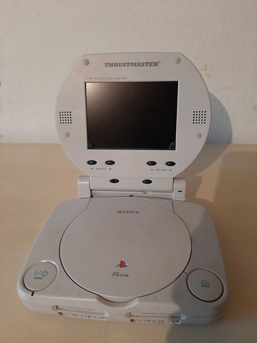 Монитор Thrustmaster XL Screenmate за Sony PSone – Работи отлично