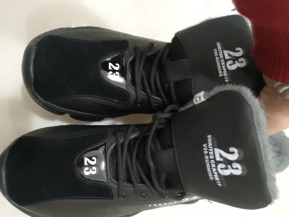 Спортни боти-подплатени с плюш-43 номер