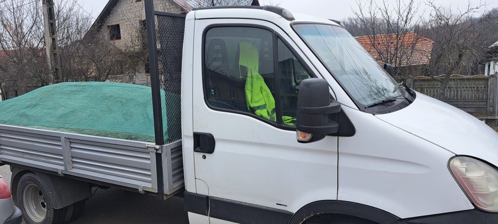 Transport basculabil -pietriș ,nisip ,moluz