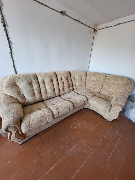 Продам угловой диван +кресто