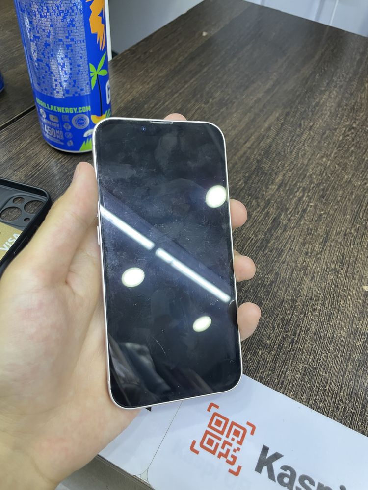 iPhone 13 в хорошем состояний