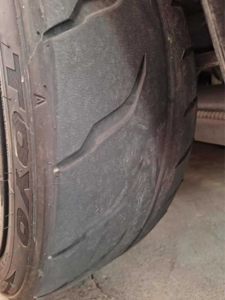Срочно Продаются шины 215/45R17 TOYO 888