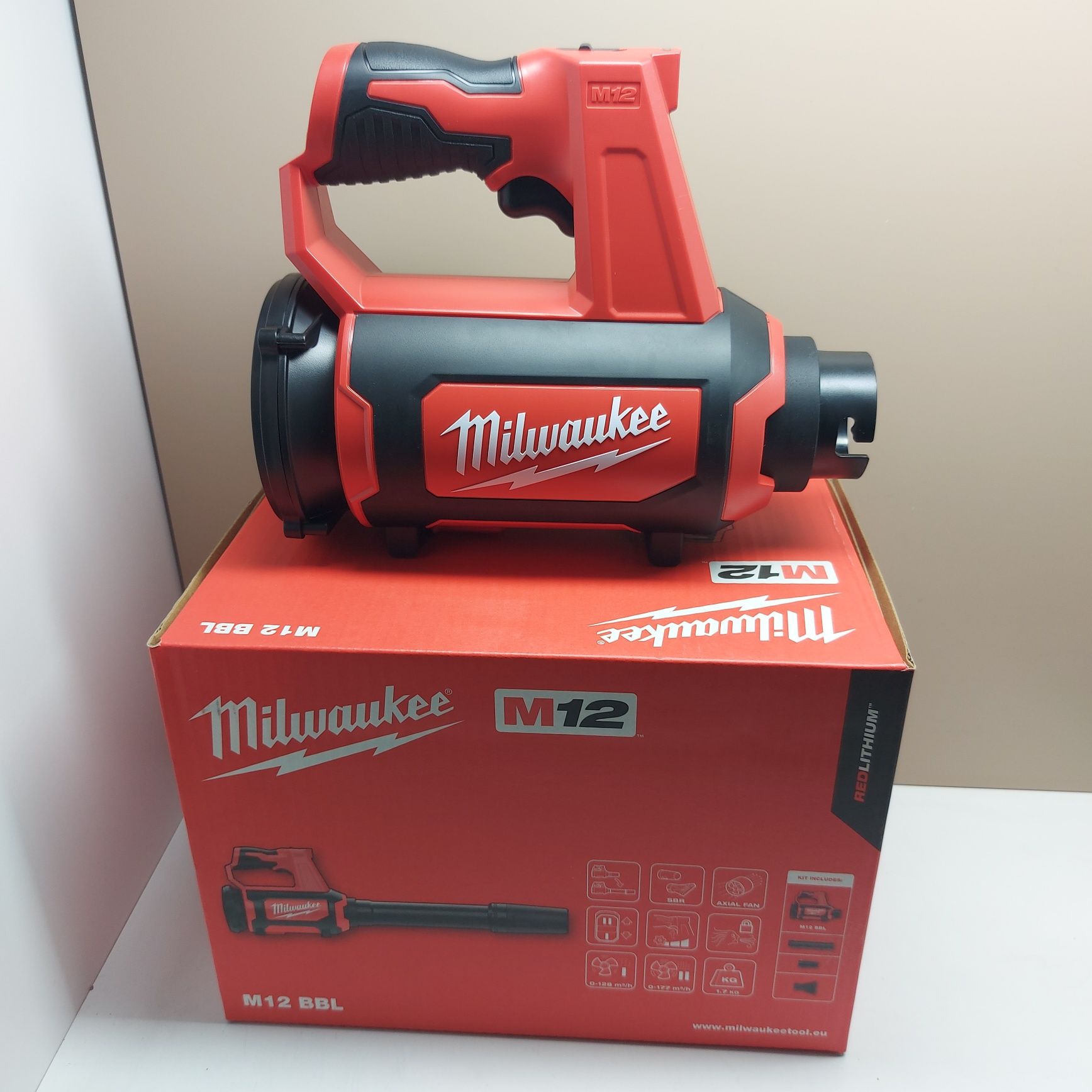 Milwaukee M12 BBL-0 Акумулаторна въздуходувка 12 V