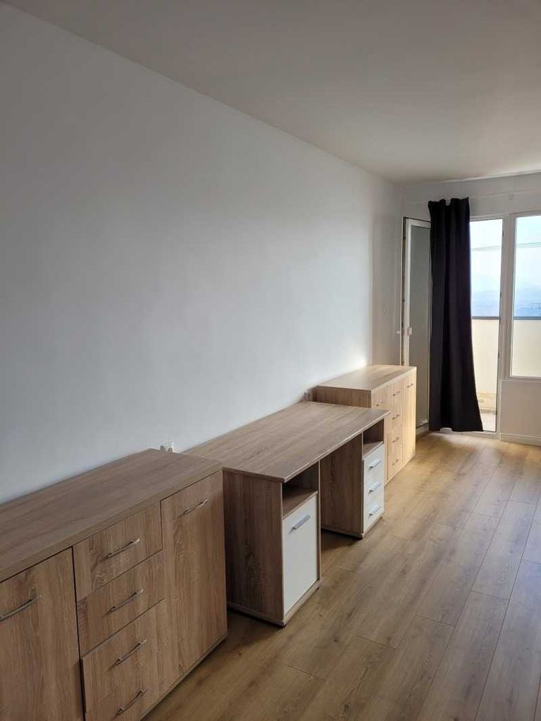 Дава се под наем Тристаен апартамент в София, Младост 3 - 114 кв.м за 850 € - Снимка #8