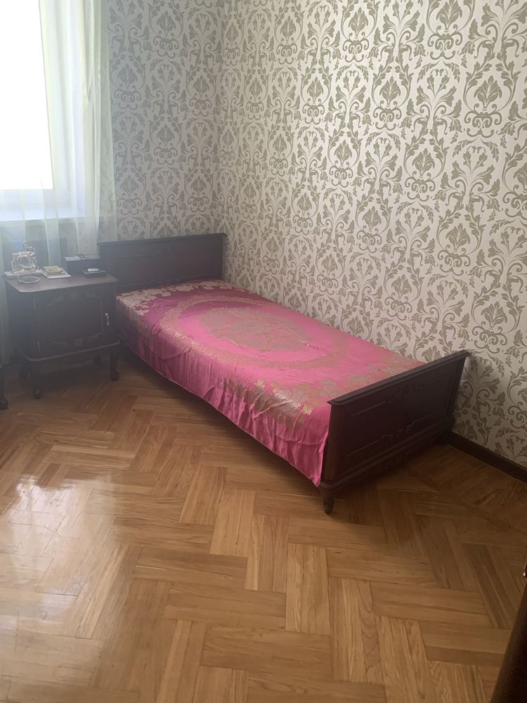 продам спальню румынская почти новая