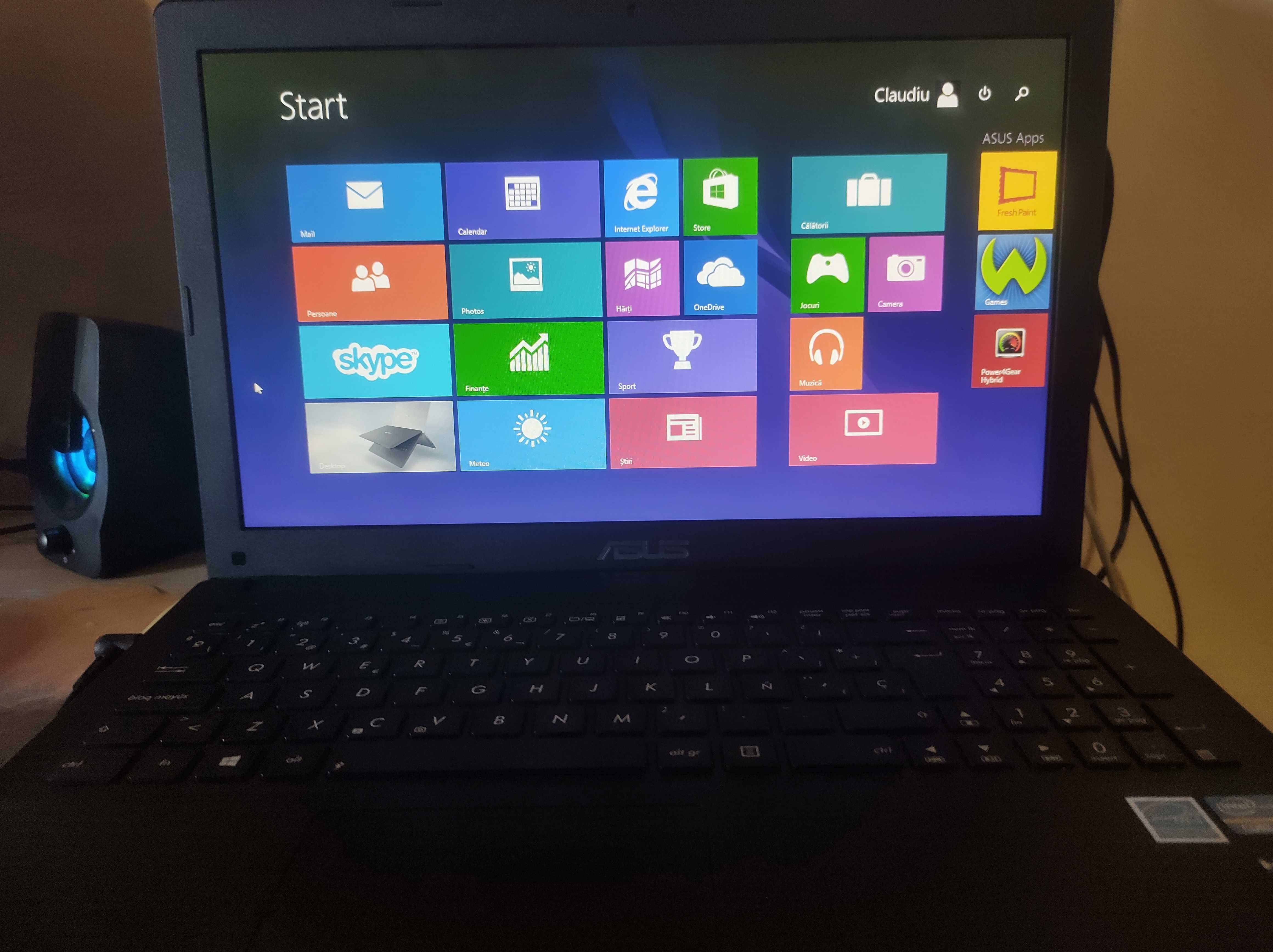 Laptop asus i3,500hdd,4 GB ram