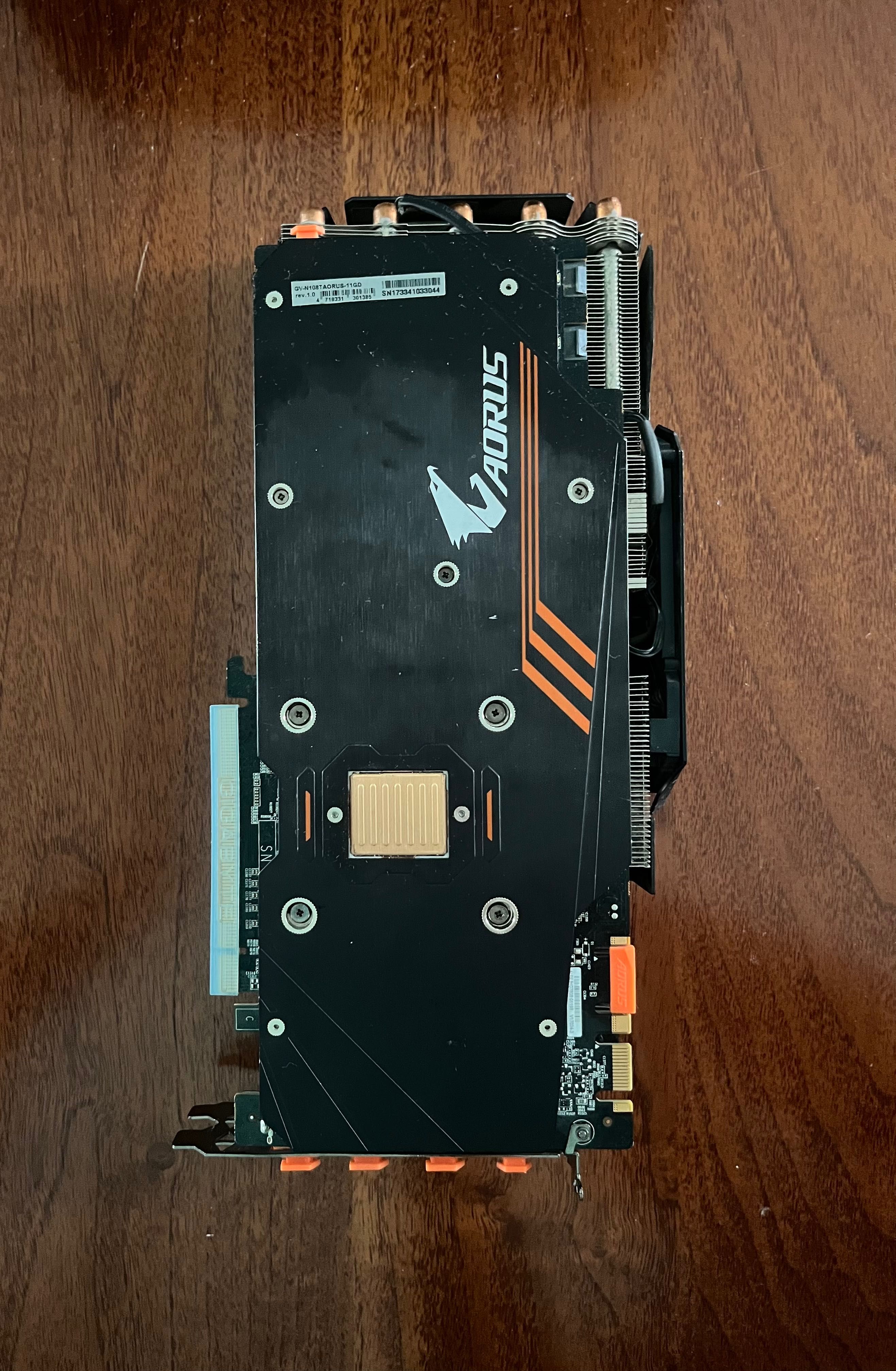 Продам видеокарту AORUS GTX 1080ti 11 gb