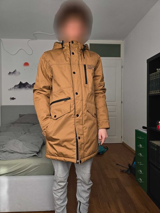 Geacă de iarnă bărbați Cropp (Parka) cu glugă, maro, mărime S, nouă.