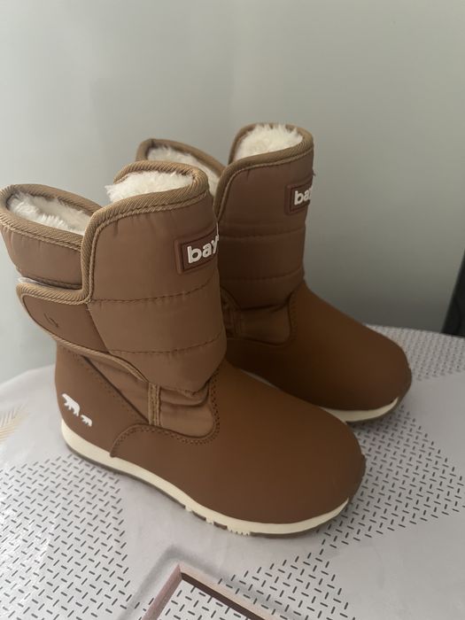 Новые зимние сапожки. Длина стопы 17см