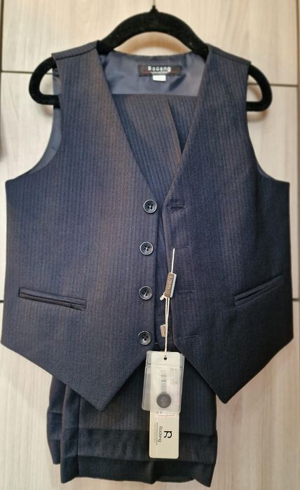 Новый Костюм для школы ,122-128р