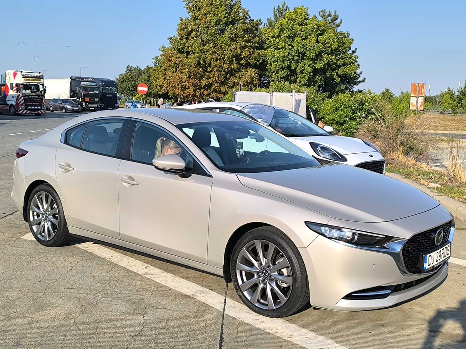 Mazda 3 skyactivX 2.0 186cp noua 1000 km.