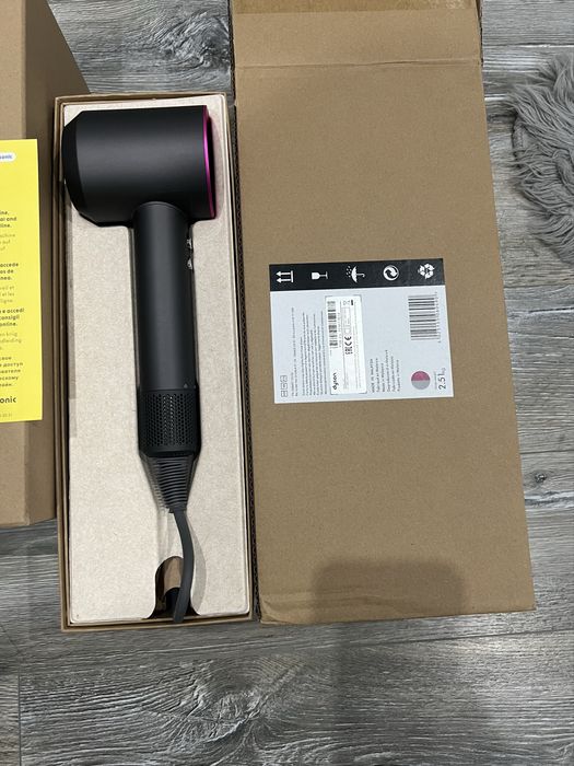 Dyson Supersonic Hairdryer- Nou , nefolosit !