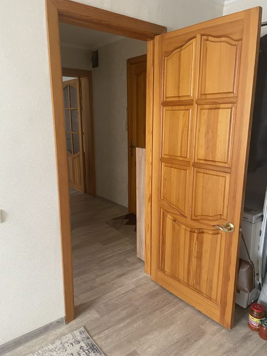 Продам двер. Деревянные