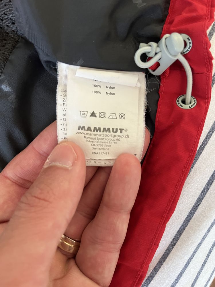 Оригинално дамско водонепромокаемо яке Mammut размер М