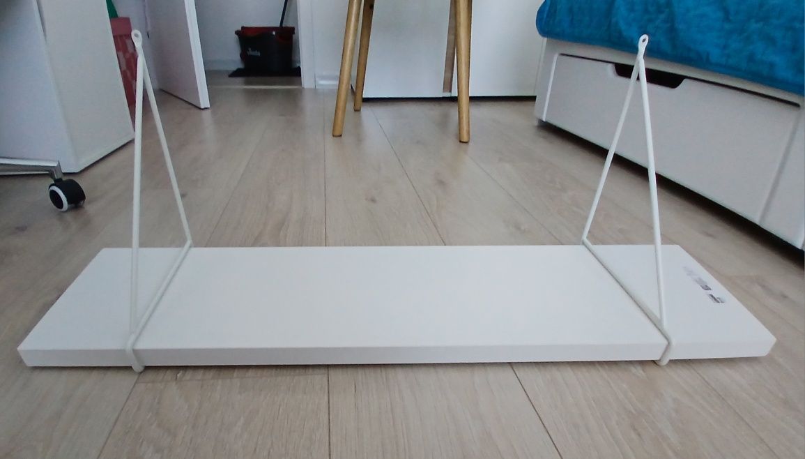 BERGSHULT IKEA
стенен рафт