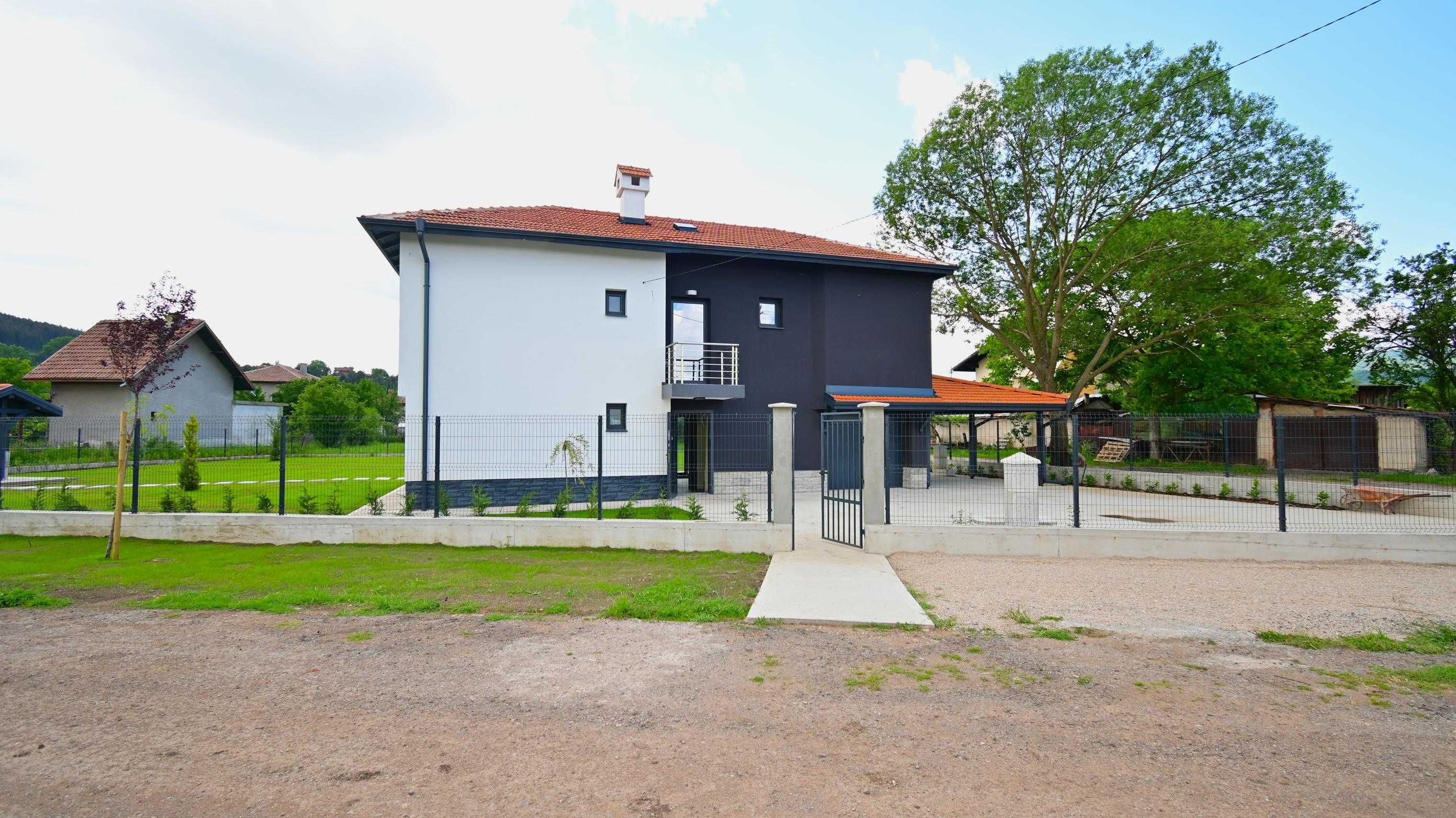 Нова, луксозна двуетажна къща с гараж в село Гълъбник, Област Перник
