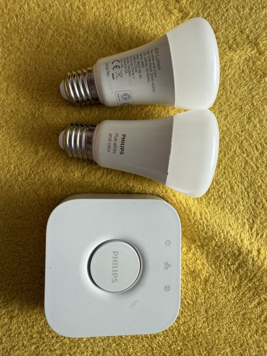Philips HUE (Bridge+2 Becuri RGBW)