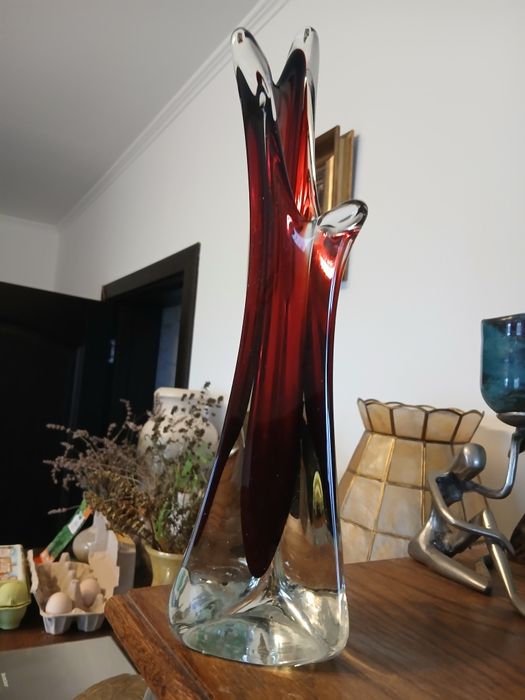 Vaza de sticla,cu numele "Trei degete"