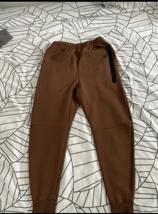 Nike tech fleece brown