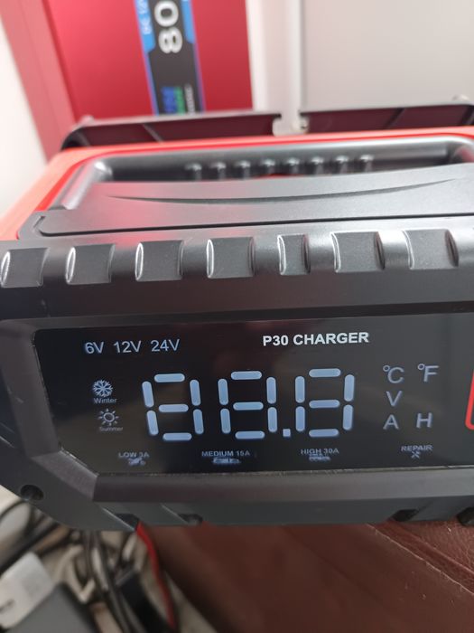 Redresor inteligent pentru baterii 6v,12v,24 v