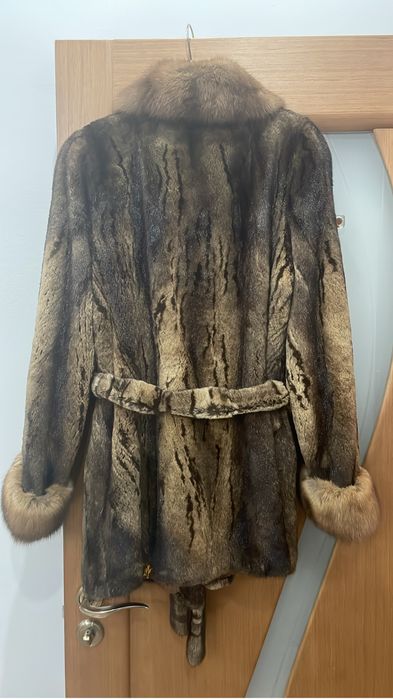 Шуба женская короткая