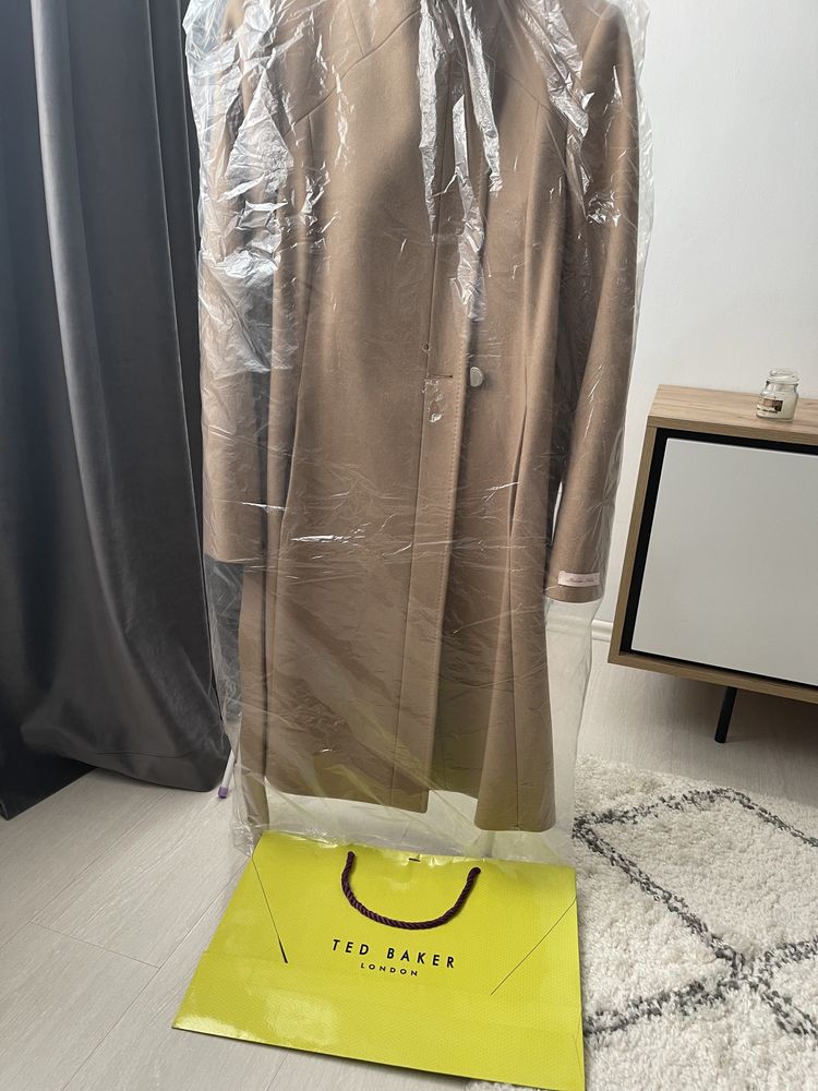 Palton Ted Baker Nou