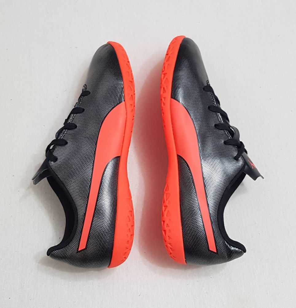 Ghete sală noi, Pantofi de fotbal PUMA Rapido IT JR, nr 36 EU unisex