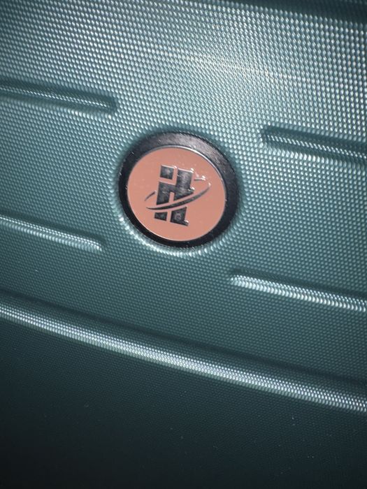 Комплект чемоданов