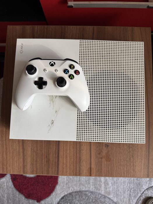 Xbox One – cu pată vizibilă, pornește doar de pe manetă