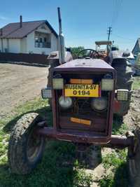 Vând tractor international