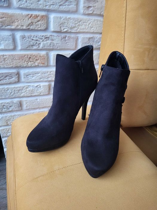 Елегантни боти от велур нови