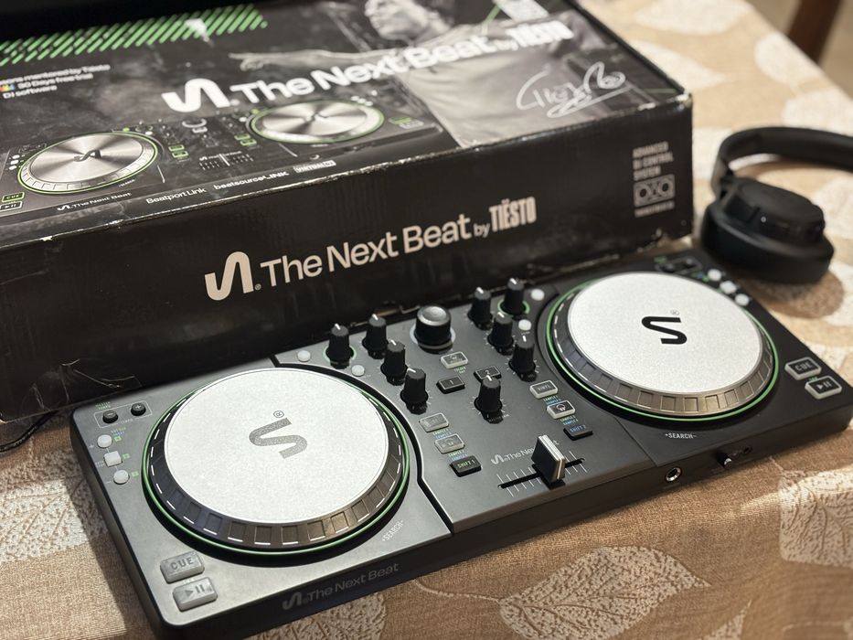 DJ котролер The Next Beat by Tiësto DJ Controller