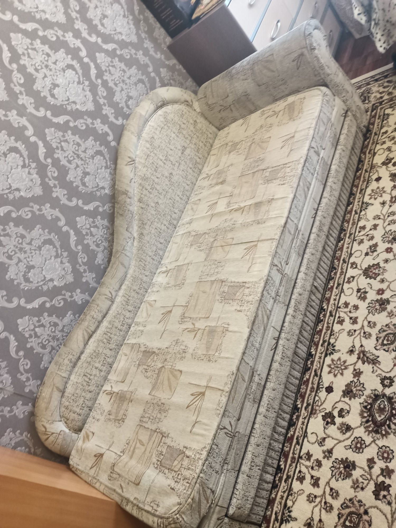 Продам б/у 2 дивана