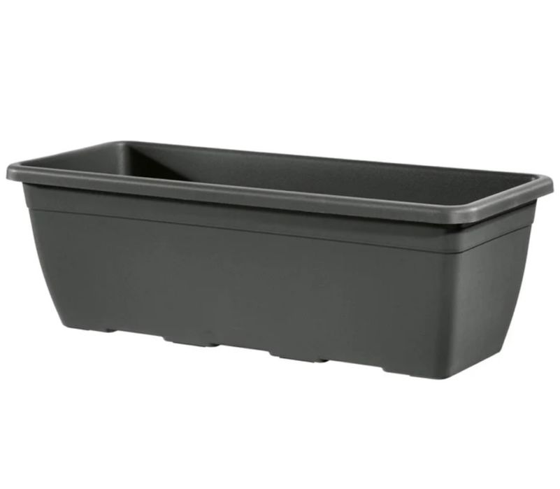 Ghiveci din plastic maro utilizat