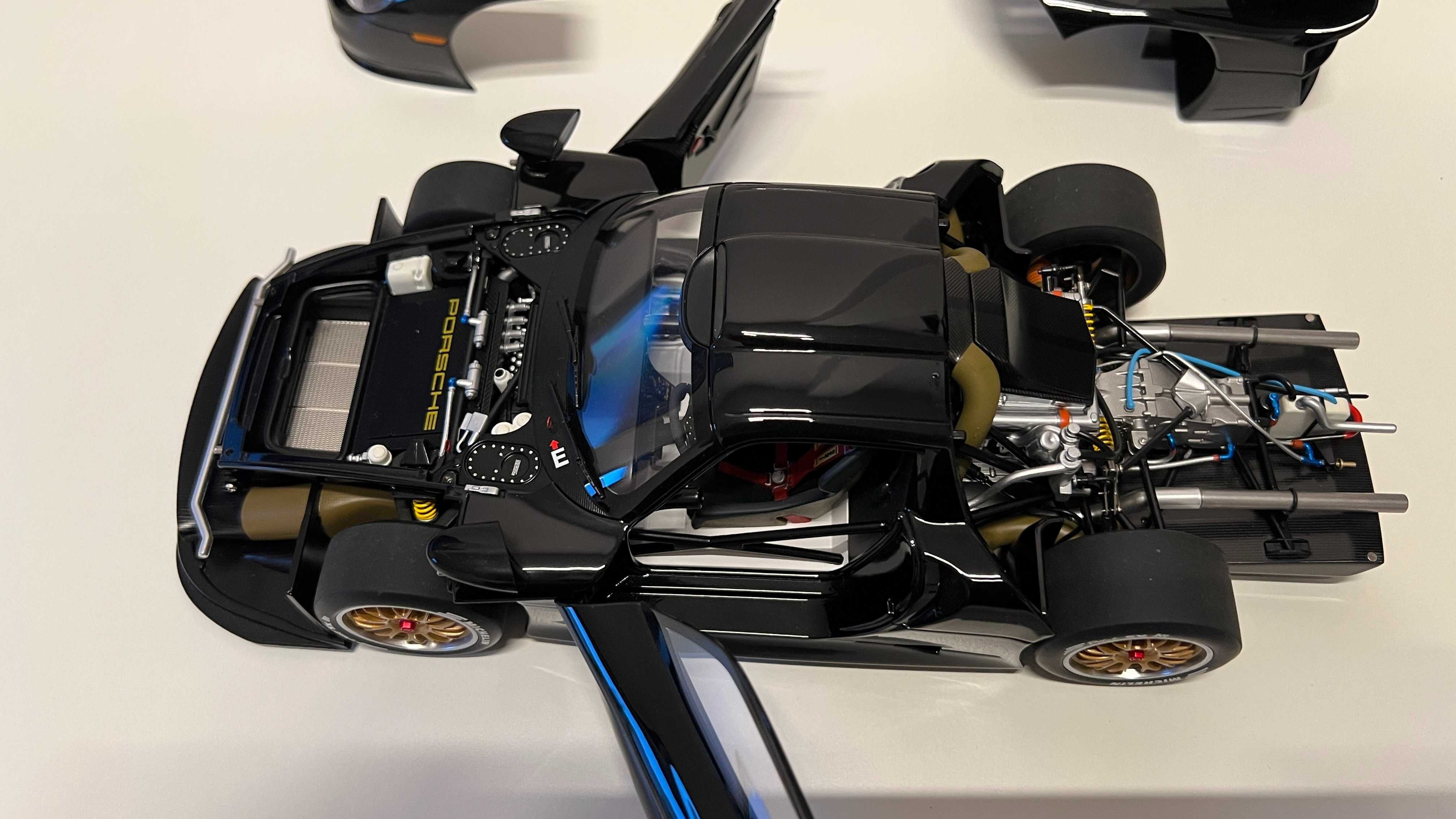 Macheta AUTOart 1/18 Porsche GT1 – Black