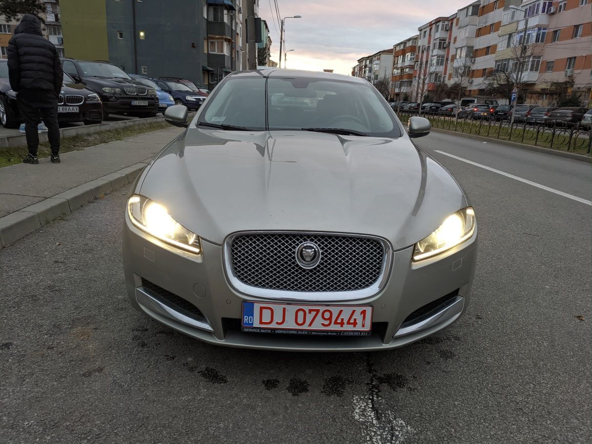 Vând Jaguar XF face lift 2012