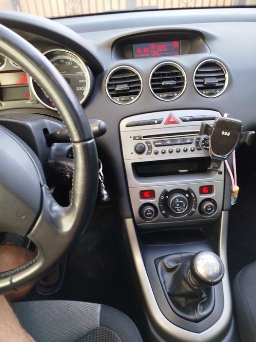 Vând Peugeot 308 sw 2011