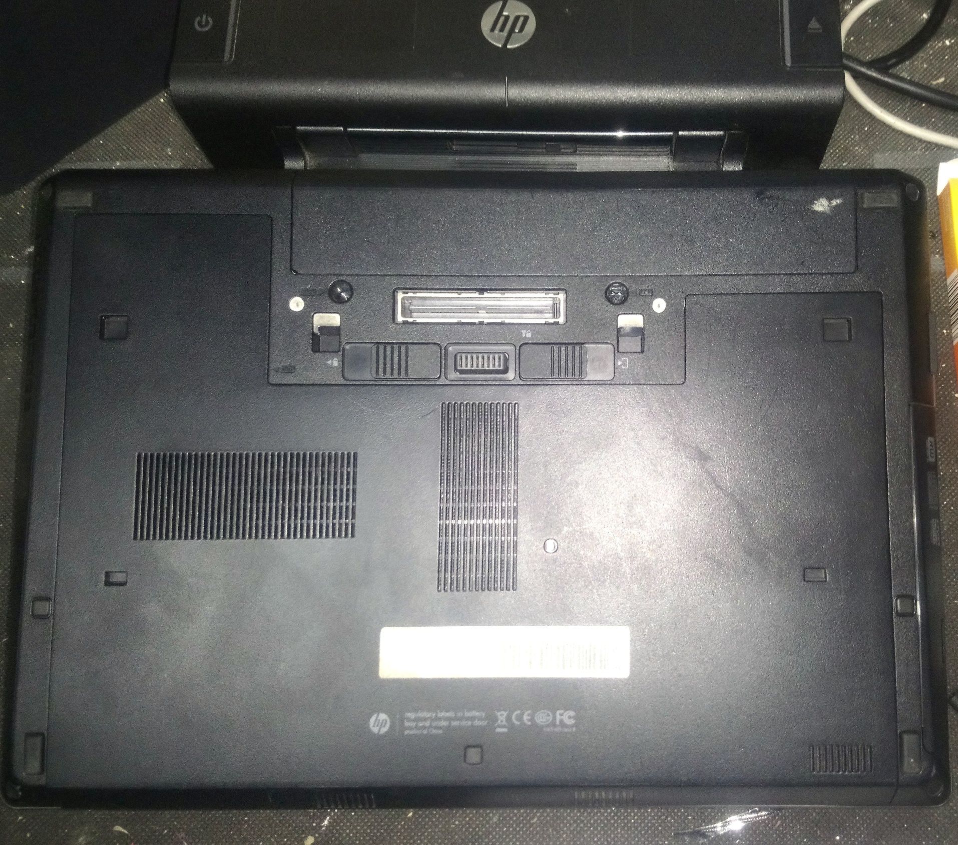 HP ProBook 6460b i5, 12Gb DDR3, 750Gb HDD+ docking HP + alimentator HP