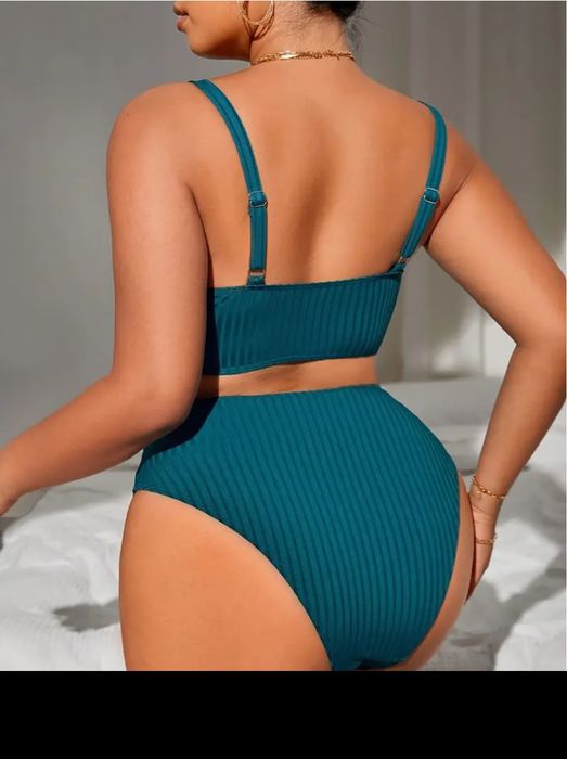 продавам нови бански костюми, размери от 50 до 58 размера.