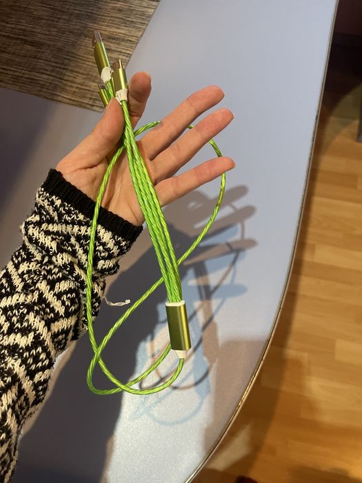 Incarcator 3 capeti, led uri