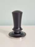 Tamper Autonivelant 58mm metal/aluminiu Negru