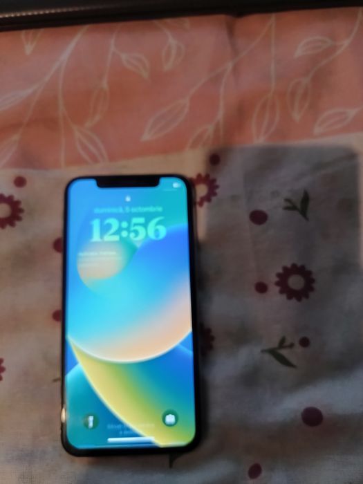 Vând iPhone x 64 gb