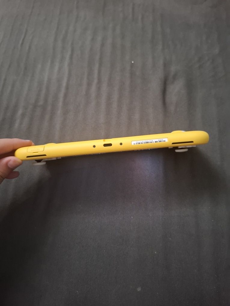 Нинтендо Слуич жълт 64GB