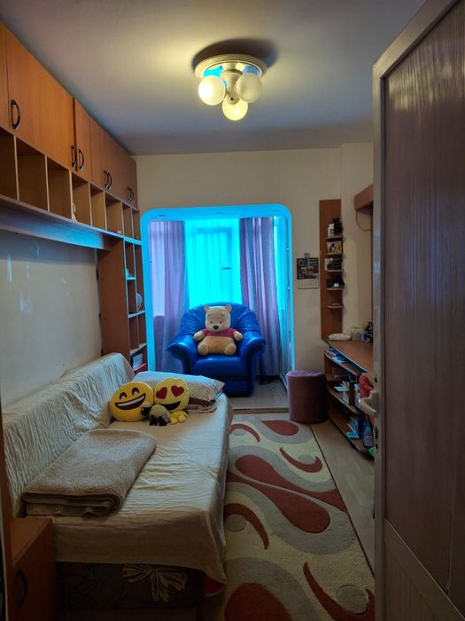 Închiriez apartament 3 . 450 euro negociabil