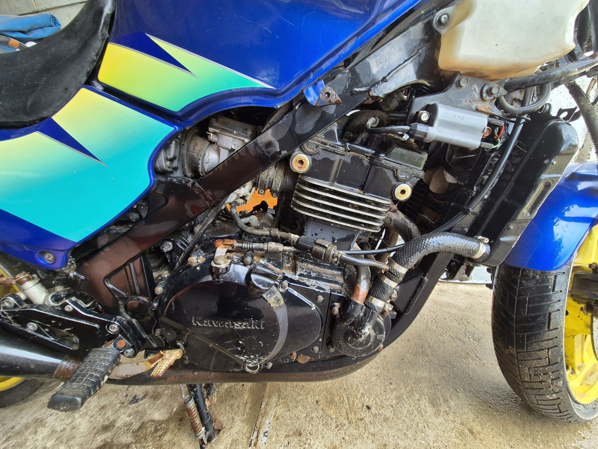 Moto Kawasaki GPZ 500cmc acte valabile