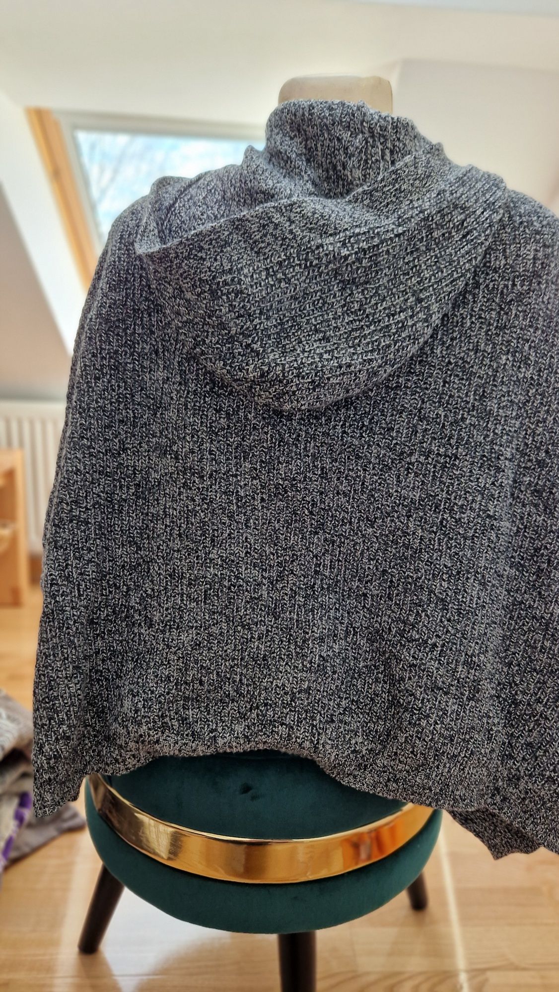 Cardigan Uniqlo din lana