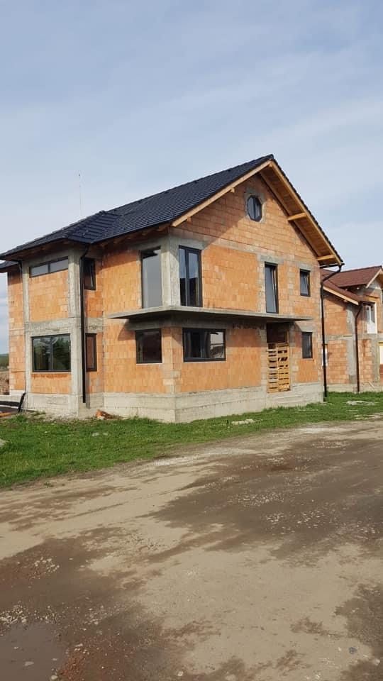 Firmă de construcții