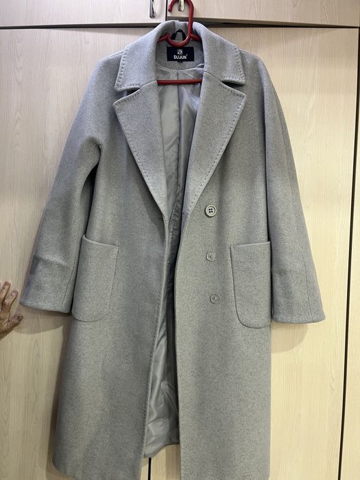 Пальто продаю на осень/весну