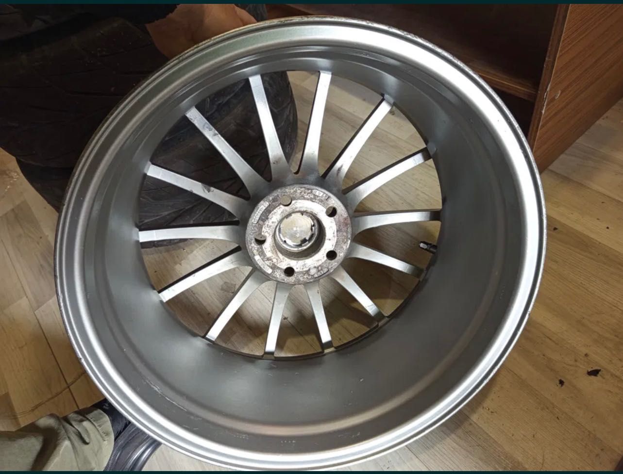 Джанти с гуми 18 5х110 7.5j